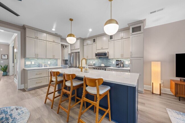 Building Photo - Charming Craftsman Home in the Heart of Apex | Renovated Kitchen, Fenced Yard, Garage & Lawn Care...