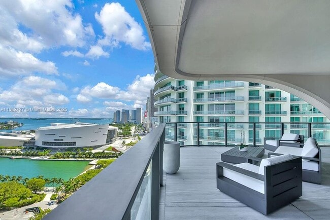 Building Photo - 1000 Biscayne Blvd