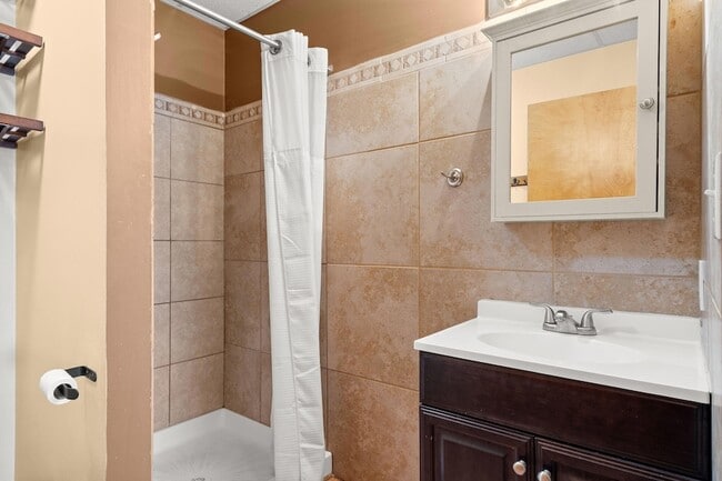 Building Photo - 1 Woodland Ave