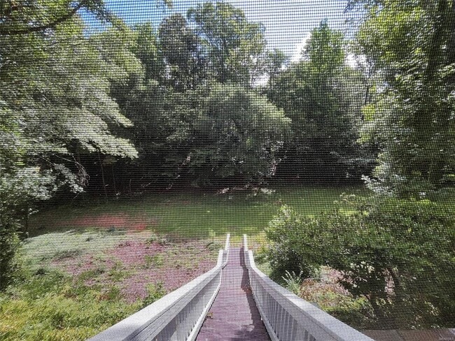 Building Photo - 704 Emerald Dr