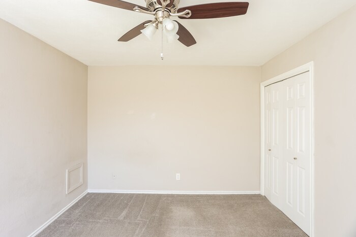 Building Photo - 8707 N Normandale St