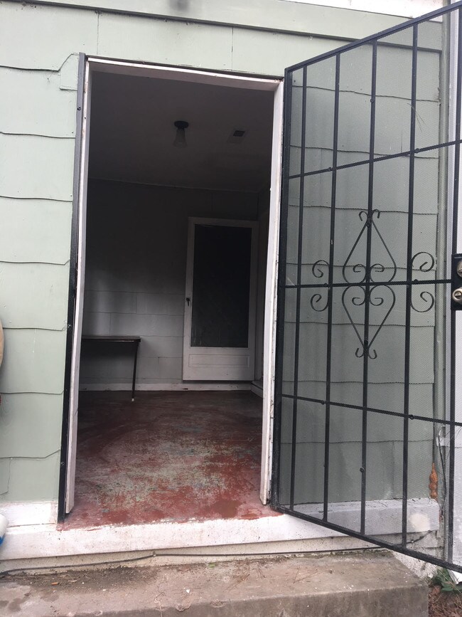 Building Photo - 7117 4th Ave S