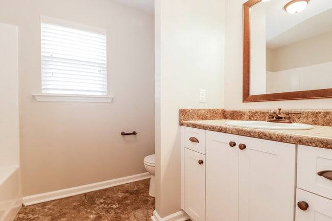 Building Photo - 4418 Raleigh Dr