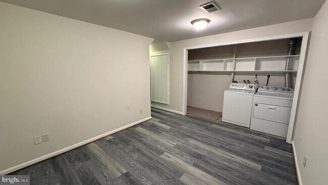 Building Photo - 18715 Martins Landing Dr