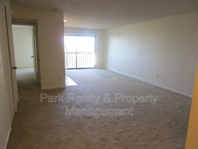 Building Photo - 13950 E Oxford Pl