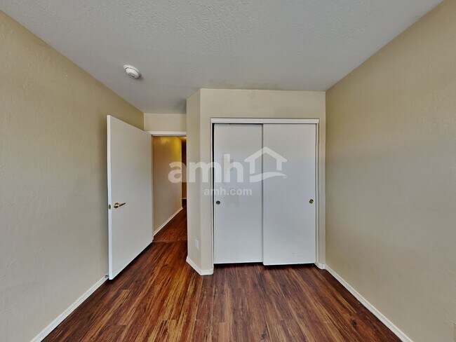 Building Photo - 4509 E Windsong Dr