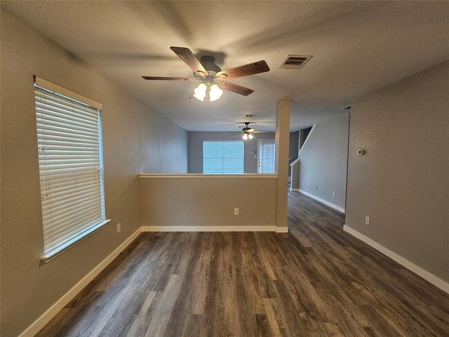 Building Photo - 2724 Fairview Dr
