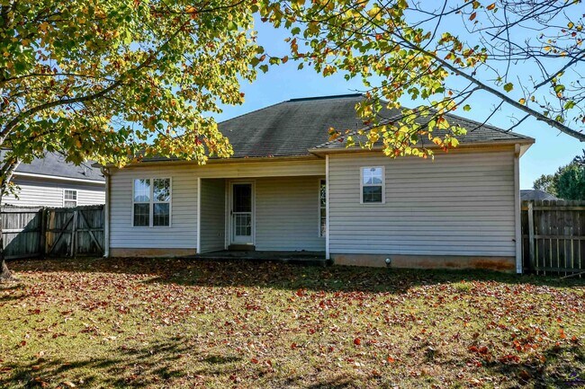 Building Photo - 107 Dorothy Ct