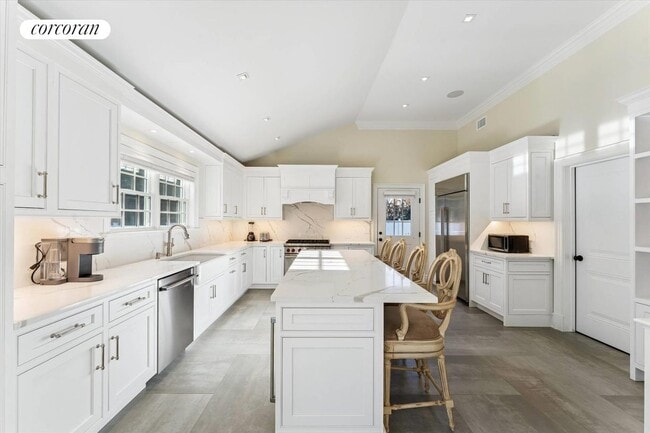 Building Photo - 275 Mill Rd