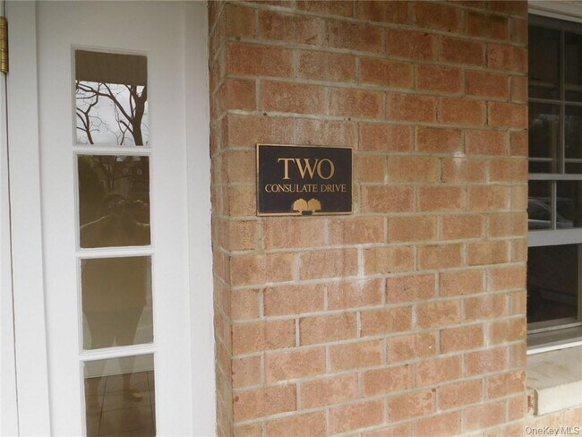 Building Photo - 2 Consulate Dr