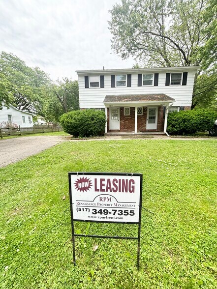 Building Photo - 1634 Greencrest Ave
