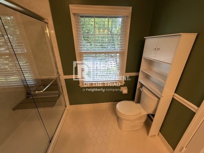 Building Photo - 3 Bedroom/ 2.5 bath Townhouse in Greensboro