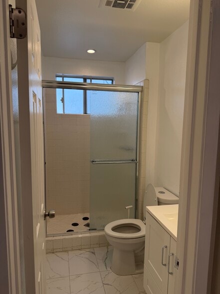 Building Photo - 18547 Collins St