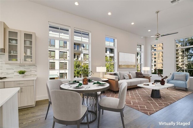 Building Photo - 1301 Town Creek Dr