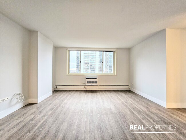 Building Photo - 1342 N Dearborn St