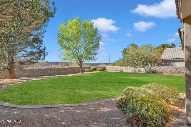 Building Photo - 232 Ave Mirador