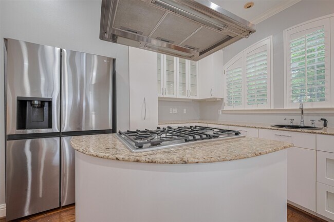 Building Photo - 5302 Fayette St