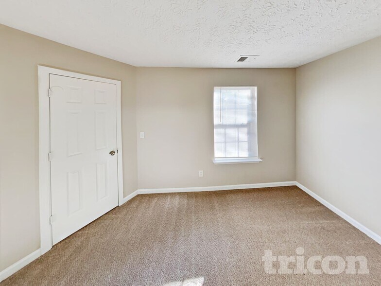 Building Photo - 4586 Darrowby Dr