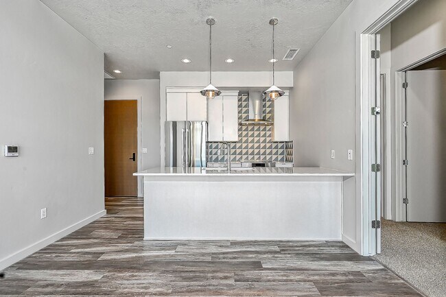 Building Photo - Luxury Condo steps from the Boise River an...