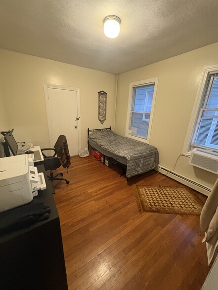 Building Photo - 239 Tremont St