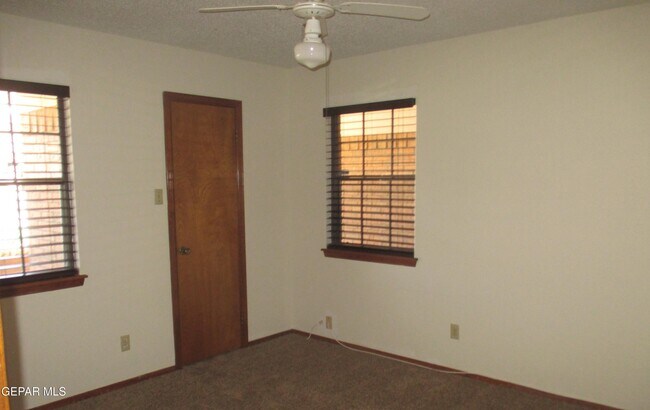 Building Photo - 6920 Villa Hermosa Dr