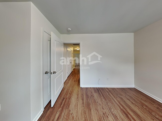 Building Photo - 2222 Kingstree Dr