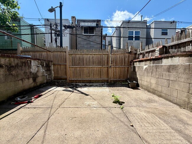 Building Photo - 2018 S Croskey St