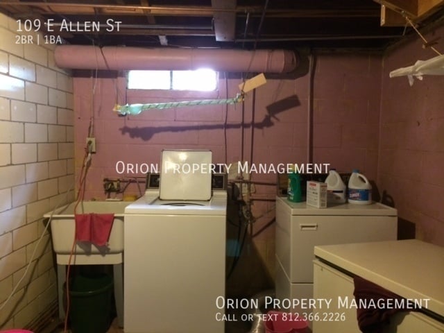 Building Photo - 109 E Allen St