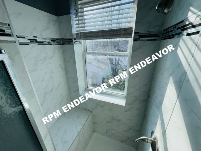 Building Photo - Stunning Tower Grove East 4 Bedroom 3.5 Bath Home