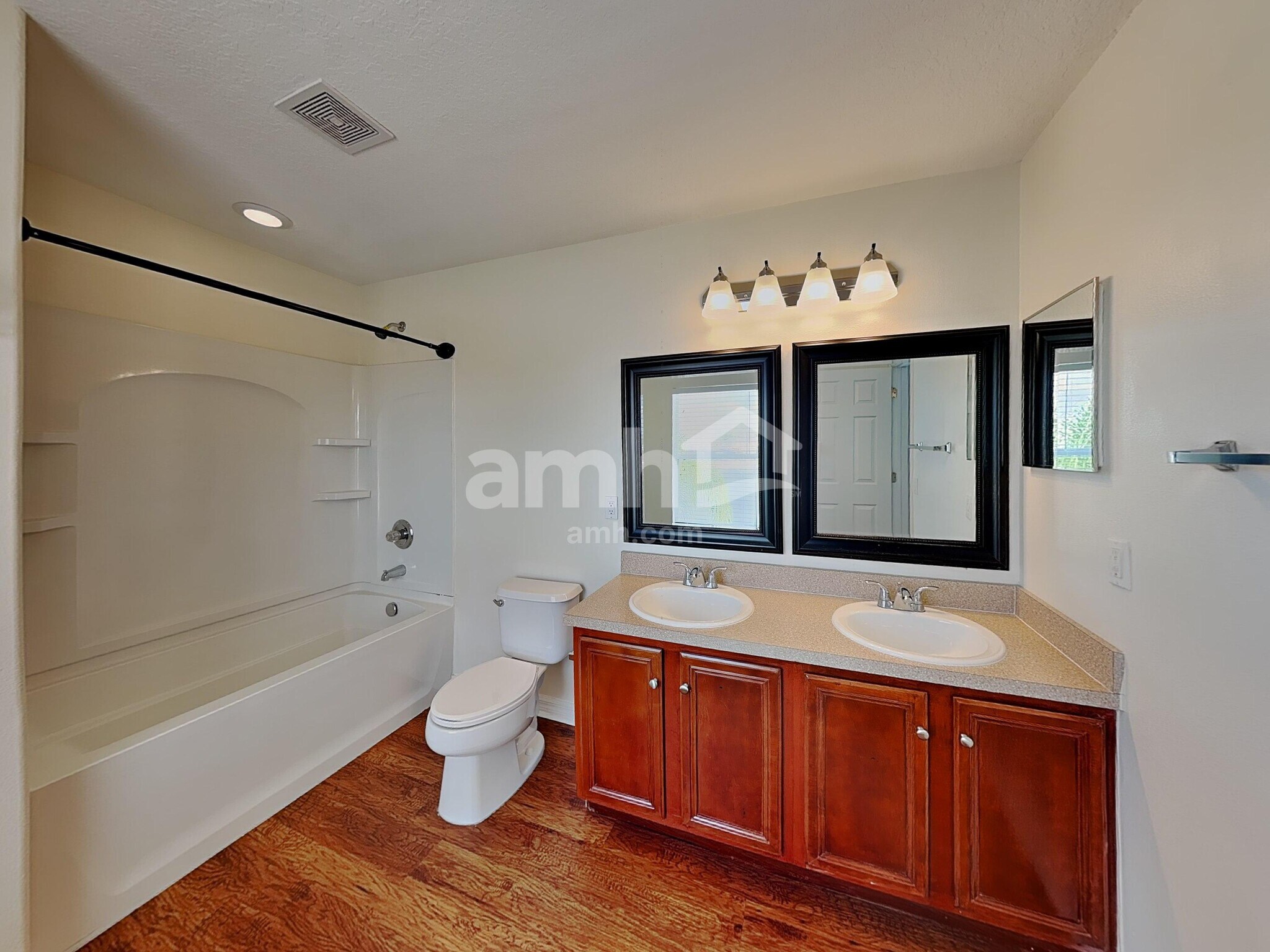 Building Photo - 19554 Timberbluff Dr