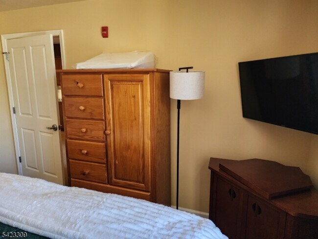 Building Photo - 200 NJ-94