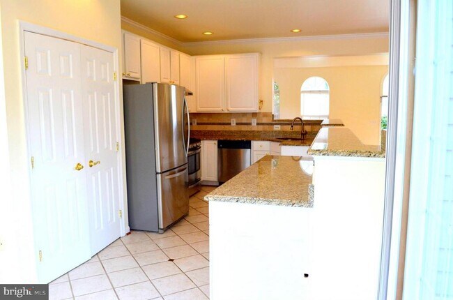 Building Photo - 6863 Drifton Ct