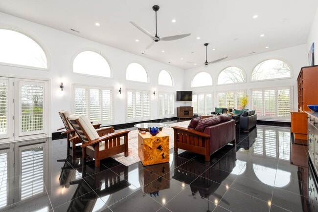 Building Photo - Located in the gated Valhalla community in Brentwood