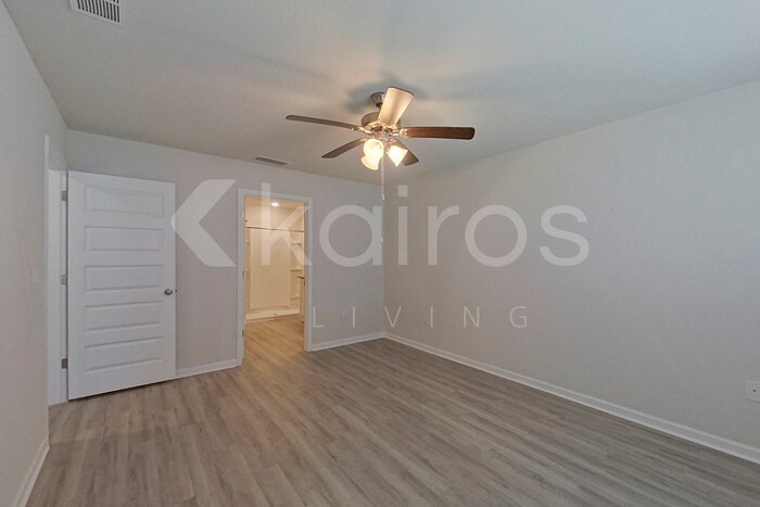 Building Photo - 120 Swallowtail Ln