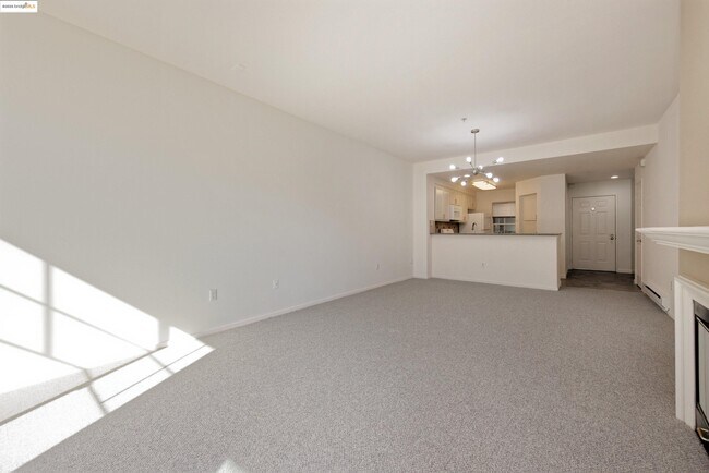 Building Photo - 220 Caldecott Ln