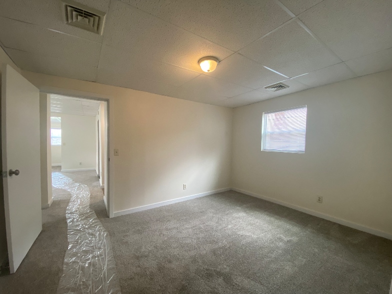Building Photo - 1328 Broadway Ave