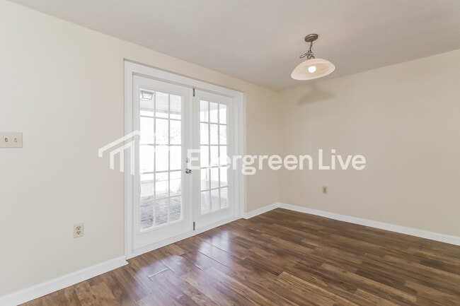 Building Photo - 3537 Seffner Dr