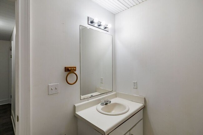 Building Photo - 580 Wolf Creek Trail