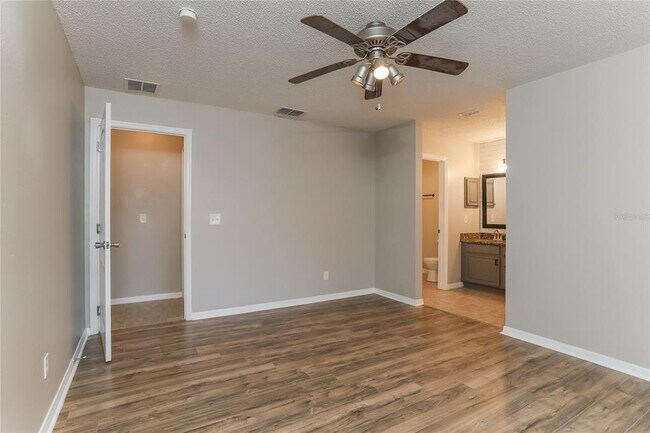 Building Photo - 1805 Hudson Ct