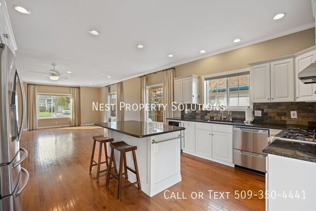 Building Photo - 318 E Tanglewood Dr