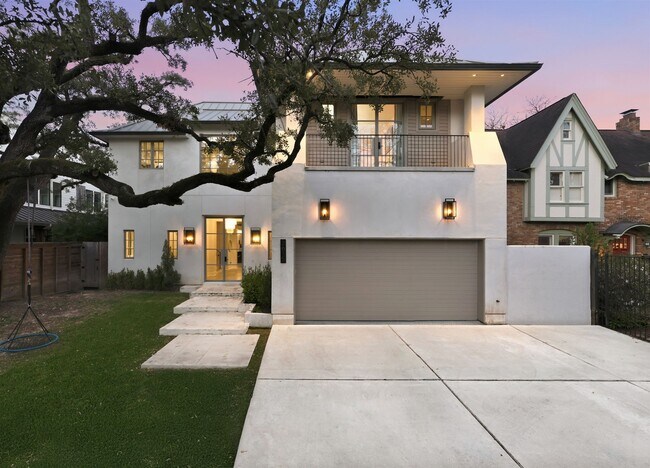 Building Photo - 2615 Yupon St