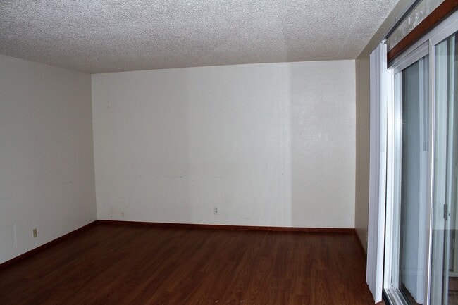 Building Photo - 239 Myers St S