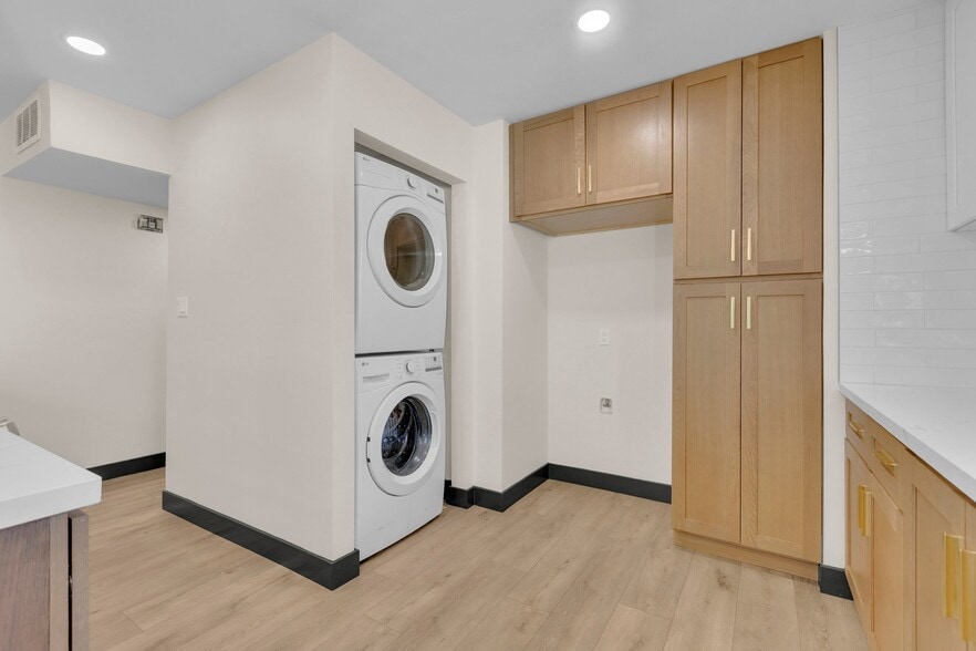 Building Photo - 3925 Verdugo Ln