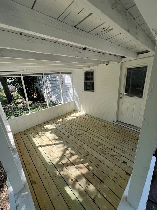 Building Photo - 1418 S Lulu St