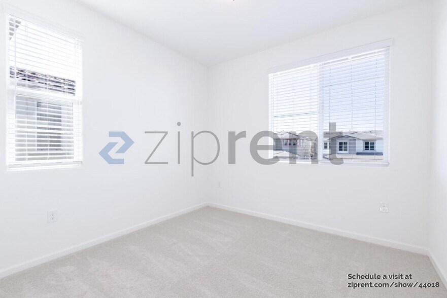 Building Photo - 4385 Canyon Coral Wy