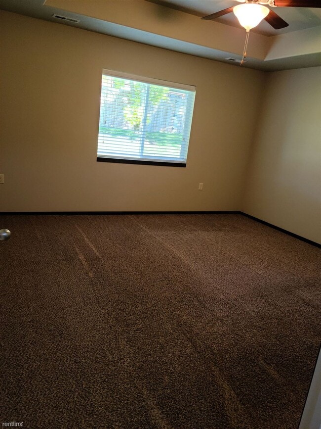 Building Photo - 3 br, 2 bath House - Southwoods Villas Sou...