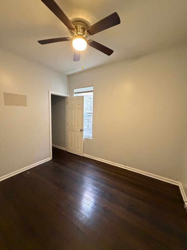 Building Photo - 7224 S St Lawrence Ave