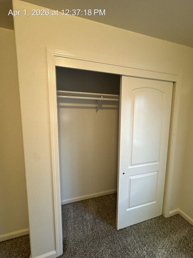 Building Photo - Charming 4 Bedroom House For Rent!!