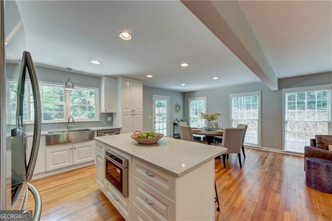 Building Photo - 4540 Club Valley Dr NE