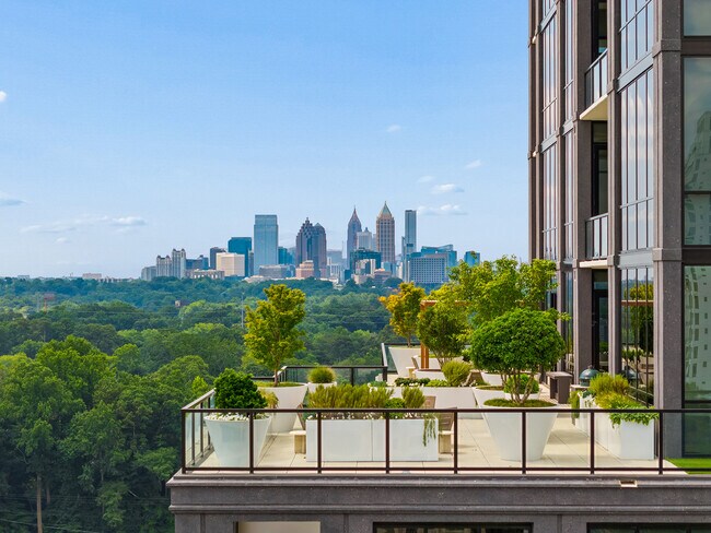Building Photo - 2425 Peachtree Rd NE